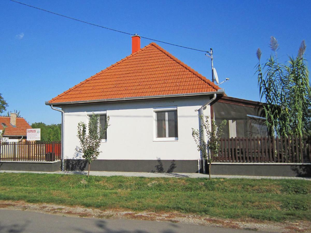 Holiday Home Tisza 2-2 Tiszafured Exterior photo